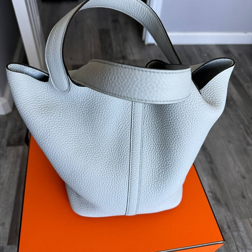 Hermès Picotin Lock 22 Bleu Pale Clemence Gold Hardware - Picture 5 of 9